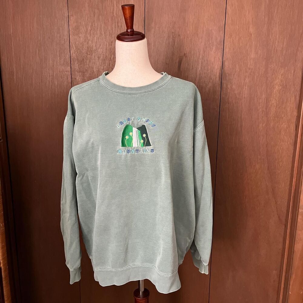 Comfort Colors Vintage Style Smokey Mountains Patch Embroidery Green Sweatshirt